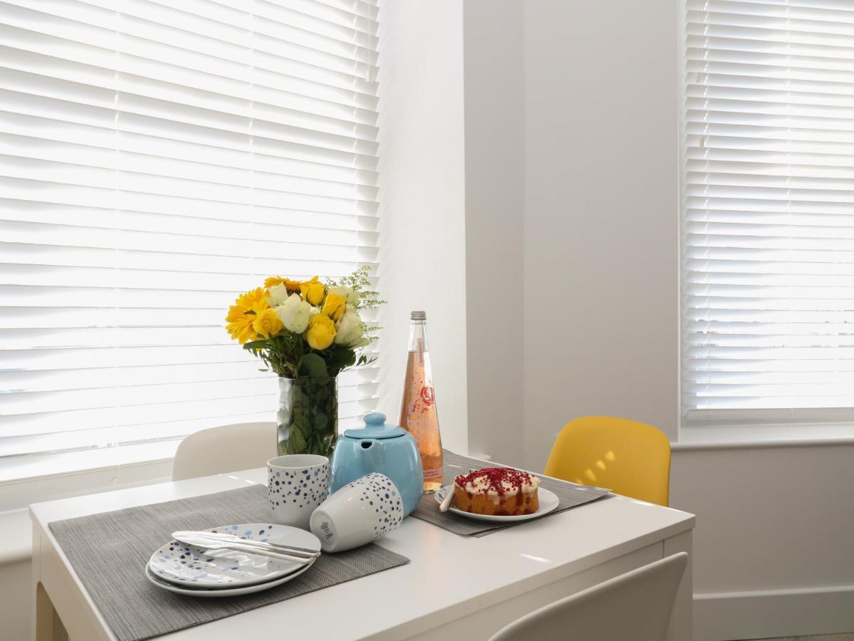 Samphire Apartment ทินมัท ภายนอก รูปภาพ